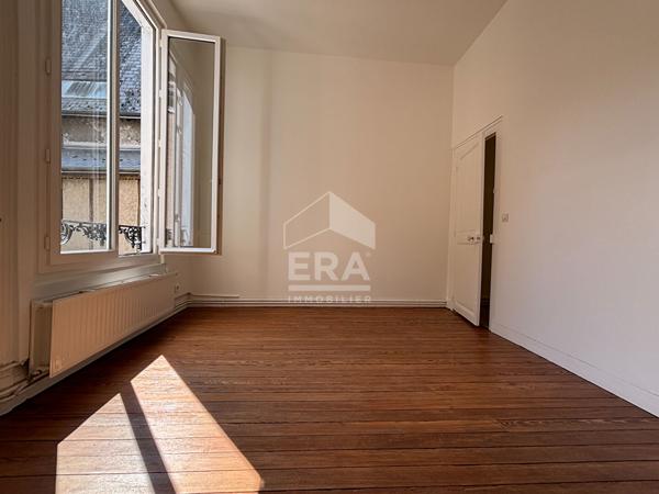 Appartement de standing refait à neuf hyper centre Orleans 5 pièce(s) 101.39 m2