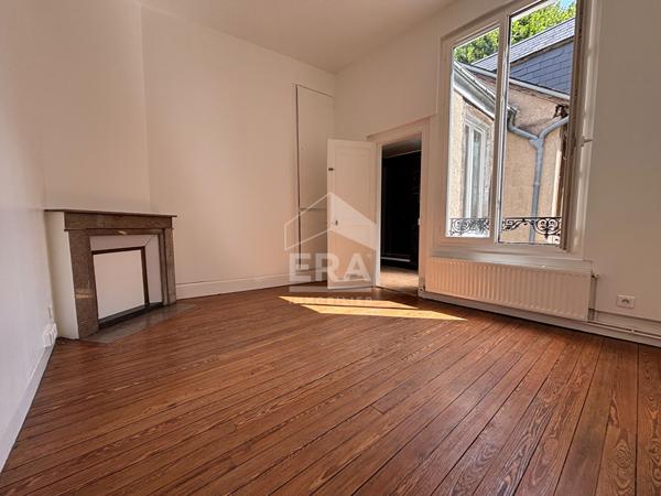 Appartement de standing refait à neuf hyper centre Orleans 5 pièce(s) 101.39 m2