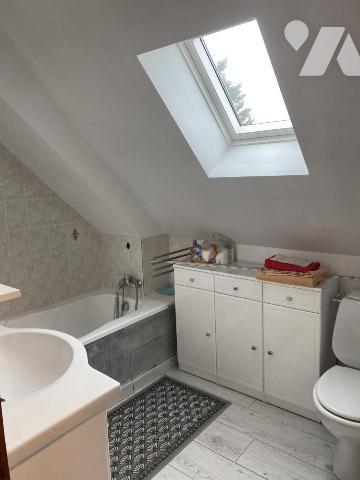 Située dans axe recherché, MAISON EN PIERRES en parfait état avec terrain 2.144 m²