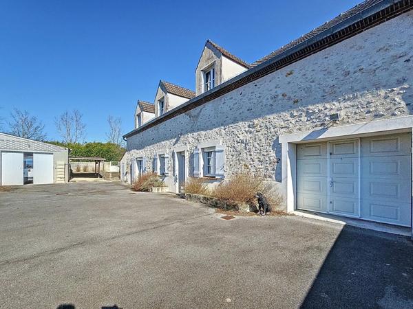 Maison 8 pièces 178m² avec garage proche Longueville