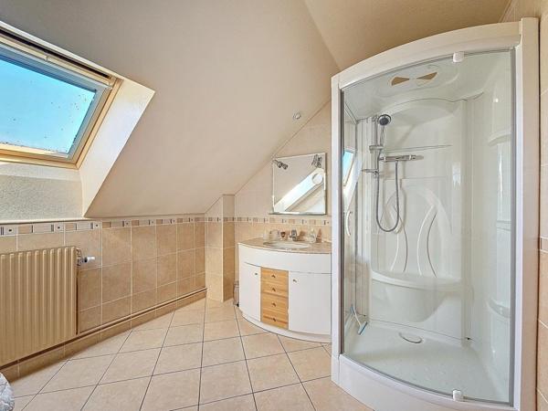 Maison 8 pièces 178m² avec garage proche Longueville