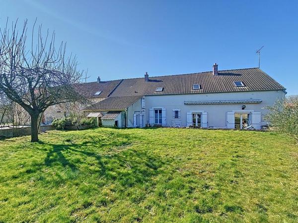 Maison 8 pièces 178m² avec garage proche Longueville