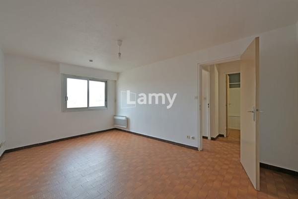 Appartement + annexe + parking