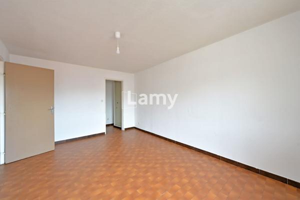 Appartement + annexe + parking