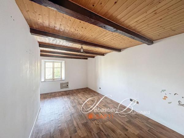 Maison à rénover de 87m2 et grange attenante