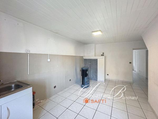 Maison à rénover de 87m2 et grange attenante