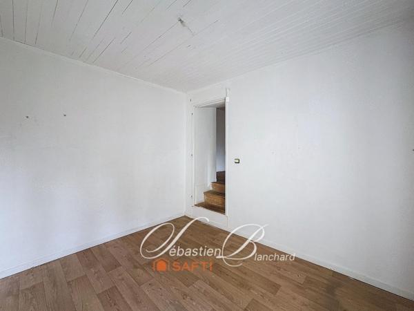 Maison à rénover de 87m2 et grange attenante