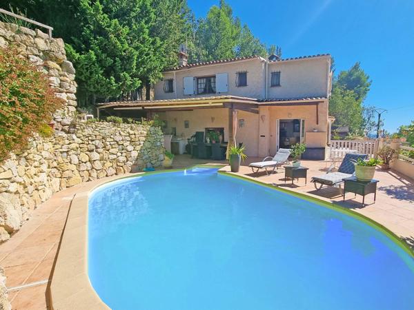 Maison 5 pièces - 180 m² Exclusivité efficity