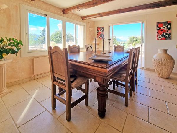 Maison 5 pièces - 180 m² Exclusivité efficity