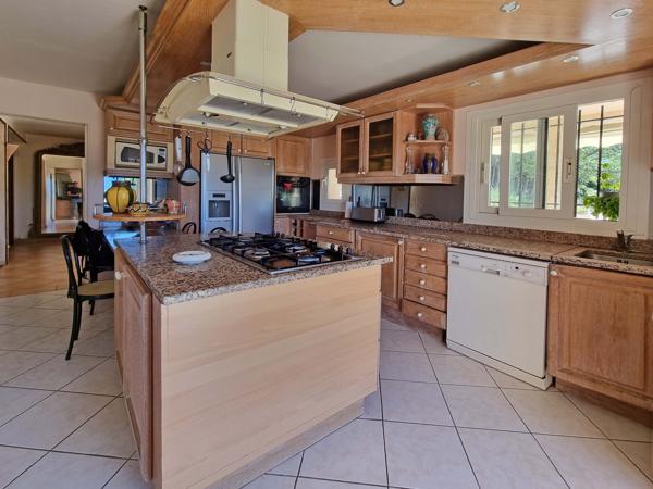 Maison 5 pièces - 180 m² Exclusivité efficity