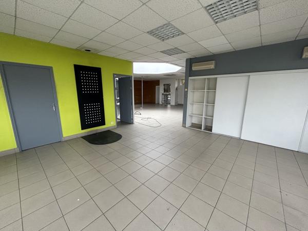 A LOUER - LOCAL COMMERCIAL/ BUREAUX LAVAL , Laval A LOUER - LOCAL COMMERCIAL/ BUREAUX LAVAL , Laval