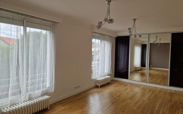 Maison à vendre    6 pièces •  Saint-Maur-des-Fossés