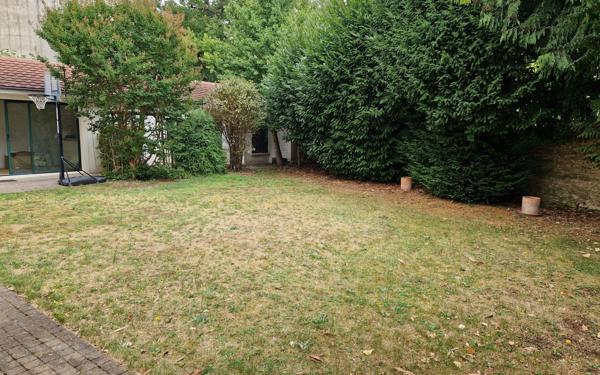 Maison à vendre    6 pièces •  Saint-Maur-des-Fossés