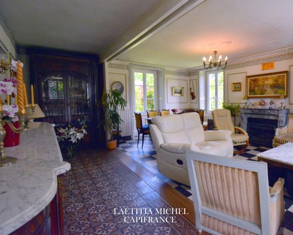 Ensemble immobilier à VIRE (14) avec Terrain 5 280 m² - CALVADOS - NORMANDIE