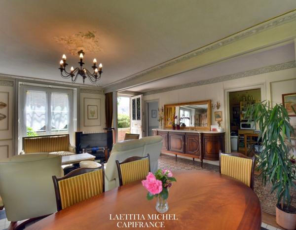 Ensemble immobilier à VIRE (14) avec Terrain 5 280 m² - CALVADOS - NORMANDIE