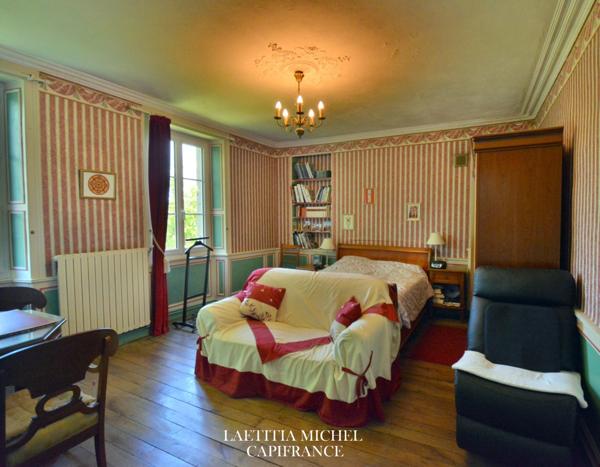 Ensemble immobilier à VIRE (14) avec Terrain 5 280 m² - CALVADOS - NORMANDIE