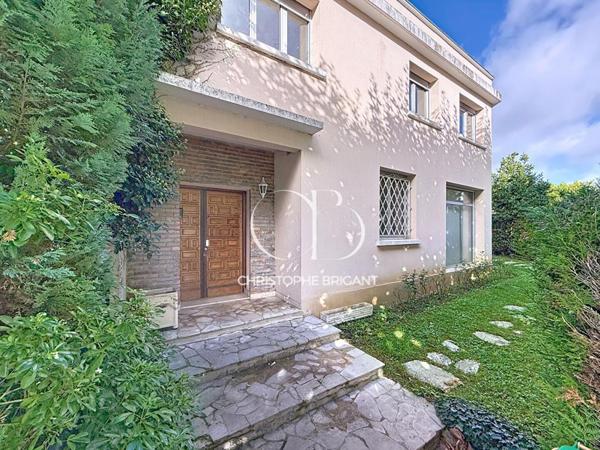 Maison Vitry Sur Seine limite Ivry 5 pièce(s) 120 m2 AVEC COMMERCE DE 50 M²