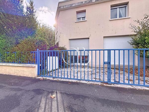 Maison Vitry Sur Seine limite Ivry 5 pièce(s) 120 m2 AVEC COMMERCE DE 50 M²
