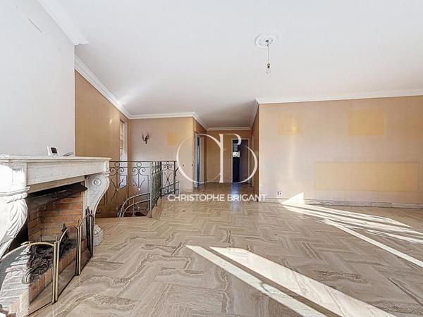 Maison Vitry Sur Seine limite Ivry 5 pièce(s) 120 m2 AVEC COMMERCE DE 50 M²