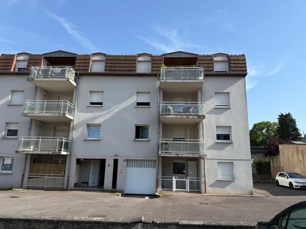 Appartement F3 de 67 m² à Hagondange avec cave et box en sous-sol