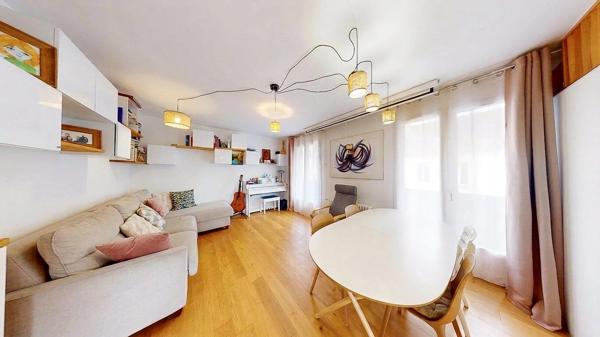 Vente                                                      Appartement
                        
                     4 pièces                      76 m2                     à Chartres