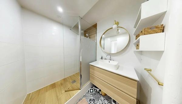 Vente                                                      Appartement
                        
                     4 pièces                      76 m2                     à Chartres