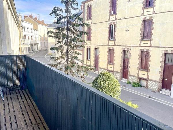 Vente                                                      Appartement
                        
                     4 pièces                      76 m2                     à Chartres