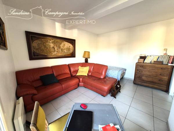 Monteux (84170) T2 avec terrasse et 2 parkings, résidence sécurisée