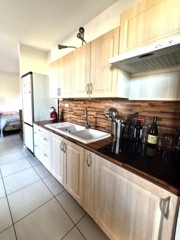 Monteux (84170) T2 avec terrasse et 2 parkings, résidence sécurisée