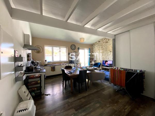 Gond Pontouvre ensemble immobilier rare : un appartement déjà loué et un second à finir de rénover, au premier étage, sans copropriété !