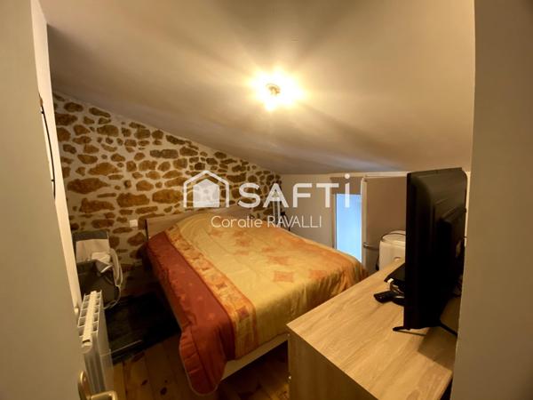 Gond Pontouvre ensemble immobilier rare : un appartement déjà loué et un second à finir de rénover, au premier étage, sans copropriété !