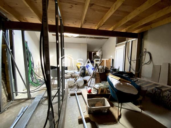 Gond Pontouvre ensemble immobilier rare : un appartement déjà loué et un second à finir de rénover, au premier étage, sans copropriété !