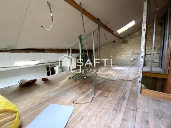 Gond Pontouvre ensemble immobilier rare : un appartement déjà loué et un second à finir de rénover, au premier étage, sans copropriété !