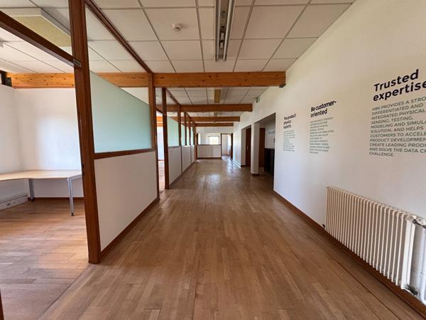 Bureaux Mennecy 2385 m2