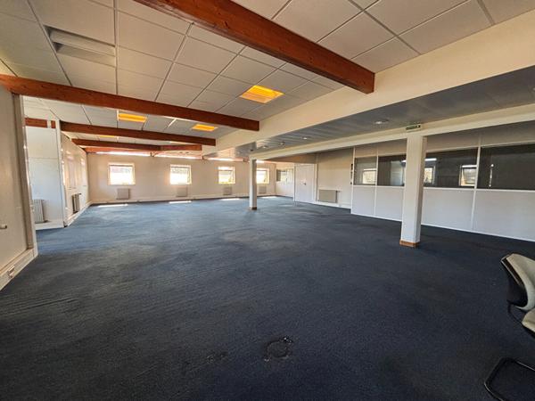 Bureaux Mennecy 2385 m2