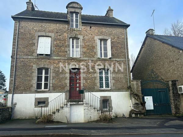 Maison cossue, centre ville de Questembert, 4 chambres, 400 m² de terrain.