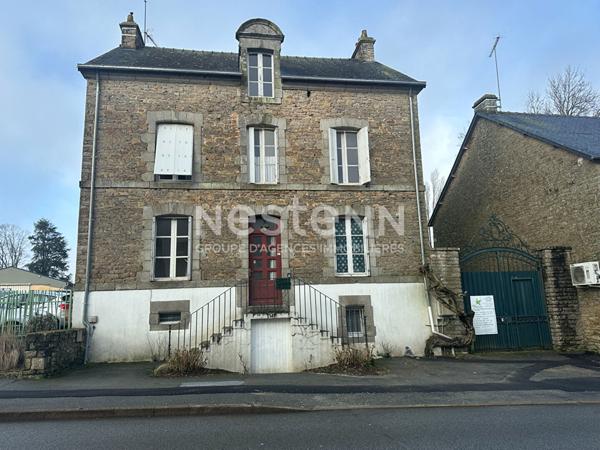 Maison cossue, centre ville de Questembert, 4 chambres, 400 m² de terrain.