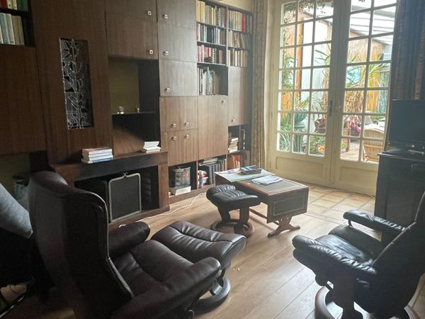 Maison cossue, centre ville de Questembert, 4 chambres, 400 m² de terrain.