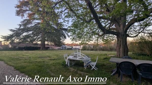 Condom Grande maison gasconne en pierre avec parc arboré, piscine et dépendances