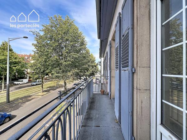 Appartement 107 m² traversant avec 2 balcons – Fort potentiel, NEUDORF