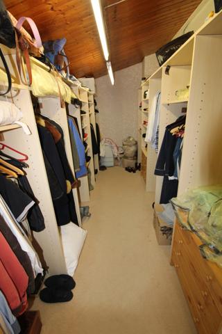 Aux PORTES de LA ROCHE su YON côté NORD, Maison de 238 m² avec 6 chambres, Bureau double, SDB, SDE, 3 WC et PISCINE, GARAGE et PARKING intérieur avec CARPORT 2 véhicules