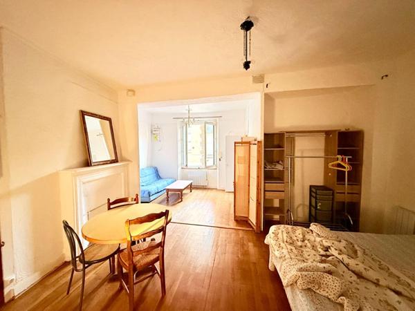 IMMEUBLE DE RAPPORT 100m2 - COEUR DE JOIGNY