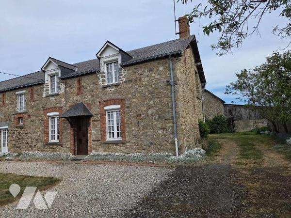 ARON- Sur plus de 3.500m² de terrain, maison d'habitations en pierres  mitoyenne de 3 chambres ...