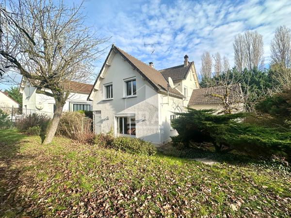 Maison familiale  Saint-Pierre-lès-Nemours - 5 chambres, 187 m²