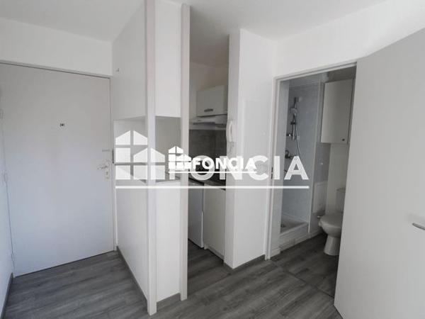 Location Studio 14.9 m² - 57 AVENUE JEANNE D'ARC Grenoble 38100
