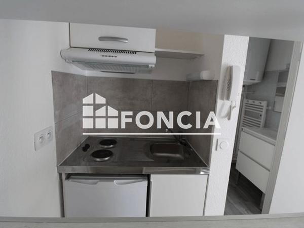 Location Studio 14.9 m² - 57 AVENUE JEANNE D'ARC Grenoble 38100