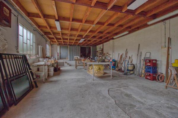 Maison de ville avec environnement idéal pour familles ou artisan