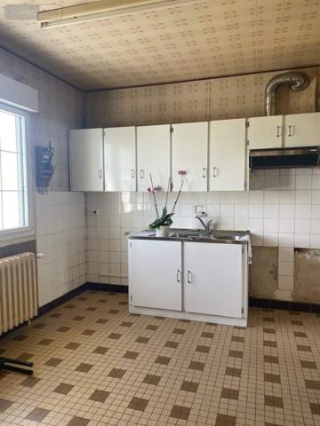 Maison à vendre à Saint-Georges-Buttavent en Mayenne (53100), ref : 046/854