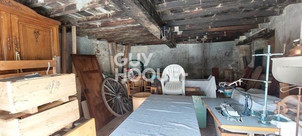 Deux Granges à rénover avec stationnement