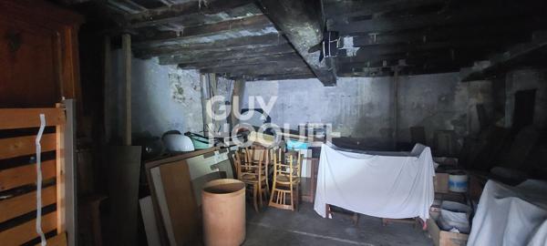 Deux Granges à rénover avec stationnement